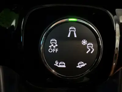 Citroën C3 Aircross 1.2i PureTech Shine — SUV compact fiable, faible kilométrage — Miniatura 16