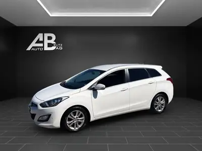 Hyundai i30 Wagon 1.6 CRDi — Break diesel robuste, première main, entretien à jour — côté