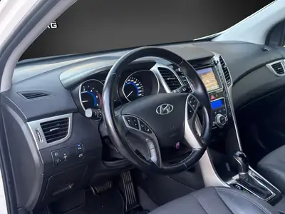 Hyundai i30 Wagon 1.6 CRDi — Break diesel robuste, première main, entretien à jour — Miniature 8