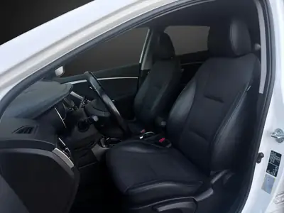 Hyundai i30 Wagon 1.6 CRDi — Break diesel robuste, première main, entretien à jour — Miniature 7