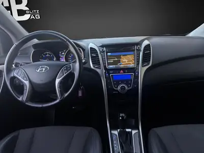 Hyundai i30 Wagon 1.6 CRDi — Break diesel robuste, première main, entretien à jour — Miniature 11