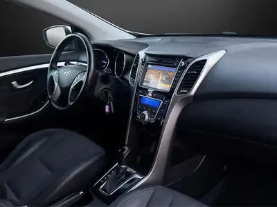 Hyundai i30 Wagon 1.6 CRDi — Break diesel robuste, première main, entretien à jour — Miniature 10