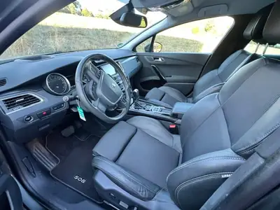 Peugeot 508 Break 1.6i — Break familial automatique, attelage et toit équipés — arrière