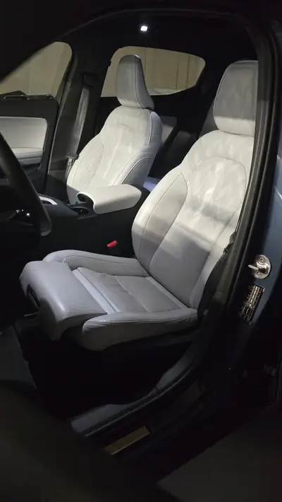 Polestar 2 Long Range Dual Motor — Berline électrique performante, 40000 km seulement — Innenraum