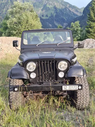 Jeep CJ Renegade V8 — Légende 4x4 des années 70, moteur puissant et authentique — Miniature 12