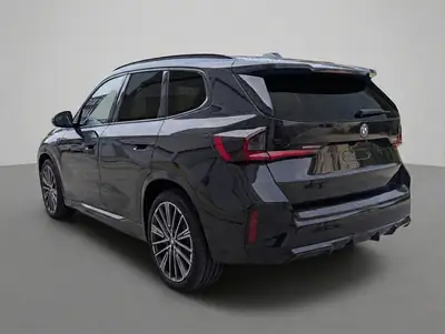 BMW X1 30e xDrive Hybrid M Sport — SUV rechargeable performant, 45'000 km seulement — fianco