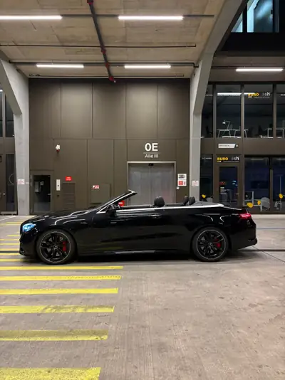 Mercedes-AMG E 53 Cabriolet 4matic+ — Décapotable haute performance, 36 000 km seulement — detail