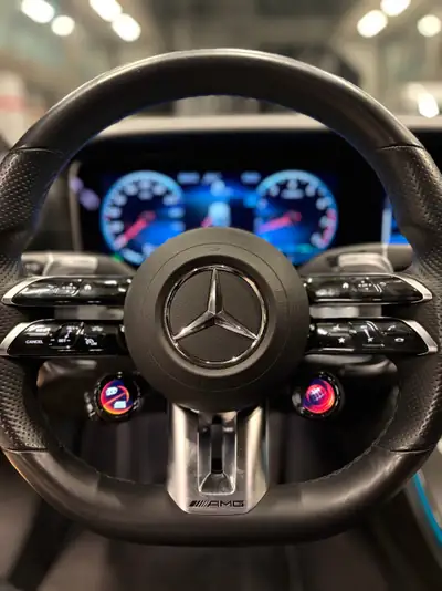 Mercedes-AMG E 53 Cabriolet 4matic+ — Décapotable haute performance, 36 000 km seulement — Thumbnail 16