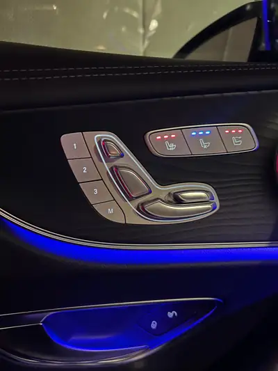 Mercedes-AMG E 53 Cabriolet 4matic+ — Décapotable haute performance, 36 000 km seulement — Thumbnail 19