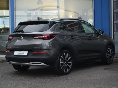 Opel Grandland X 1.6 Hybrid4 Ultimate — SUV rechargeable, 45'390 km, traction intégrale — intérieur