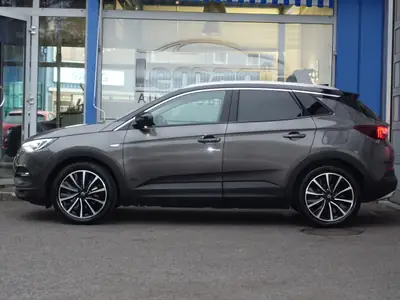 Opel Grandland X 1.6 Hybrid4 Ultimate — SUV rechargeable, 45'390 km, traction intégrale — Miniature 8