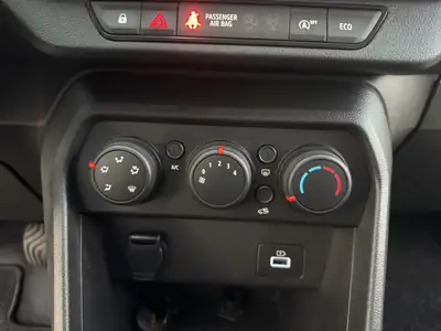 Dacia Jogger TCe 110 Comfort — 7 places, familial spacieux et économique — Miniature 17
