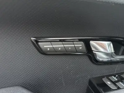 Land Rover Range Rover Evoque 2.2 SD4 — SUV premium diesel, toit panoramique et cuir — Miniature 21
