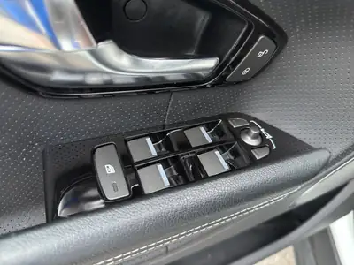 Land Rover Range Rover Evoque 2.2 SD4 — SUV premium diesel, toit panoramique et cuir — Miniature 22