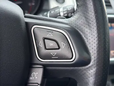 Land Rover Range Rover Evoque 2.2 SD4 — SUV premium diesel, toit panoramique et cuir — Miniature 29