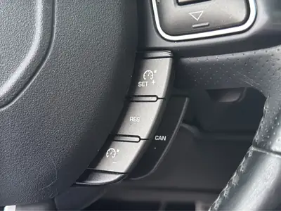 Land Rover Range Rover Evoque 2.2 SD4 — SUV premium diesel, toit panoramique et cuir — Miniature 28