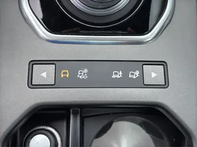 Land Rover Range Rover Evoque 2.2 SD4 — SUV premium diesel, toit panoramique et cuir — Miniature 31
