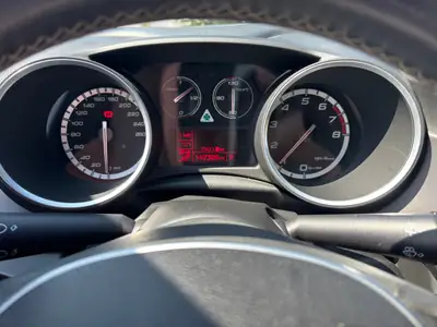 Alfa Romeo Giulietta 1750 TBi Quadrifoglio Verde TCT — Sportive italienne authentique, 143'000 km — tableau de bord