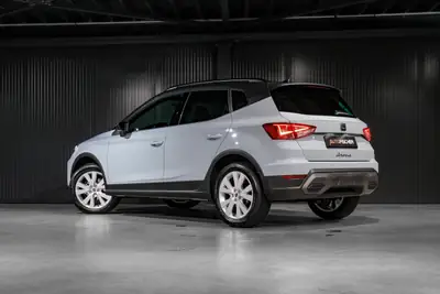 SEAT Arona 1.0 TSI Eco Style DSG — SUV compact économique, quasi neuf avec 50 km — côté