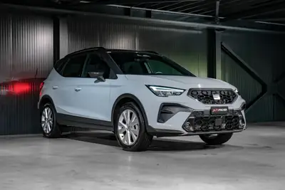 SEAT Arona 1.0 TSI Eco Style DSG — SUV compact économique, quasi neuf avec 50 km — tableau de bord
