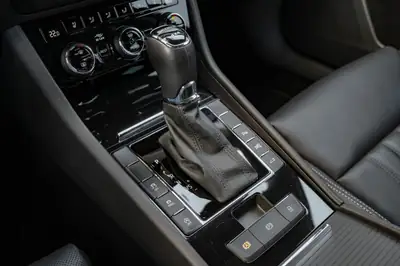 Skoda Superb Combi 2.0 TDi L&K 4x4 — Monospace diesel premium, 74 250 km, transmission DSG — Miniature 21