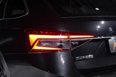 Skoda Superb Combi 2.0 TDi L&K 4x4 — Monospace diesel premium, 74 250 km, transmission DSG — Miniature 28