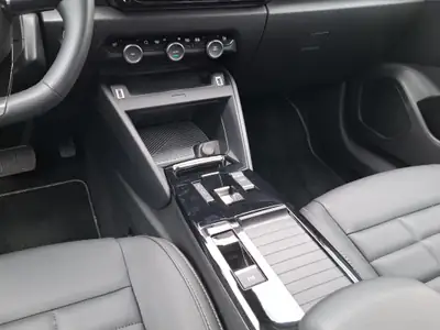Citroën C4 1.2 Hybrid Max 2025 — Berline hybride économe, 28'000 km seulement — Miniature 11