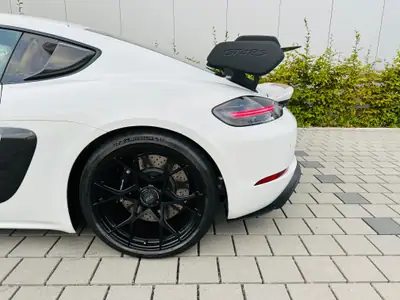 Porsche 718 Cayman GT4 RS PDK Weissach — 500 ch, kilométrage neuf, garantie Porsche — détail