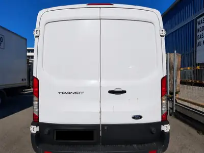 Ford Transit 2.2 TDCi 155 Trend 4x4 — Utilitaire robuste, 4 roues motrices, 76'000 km — interior