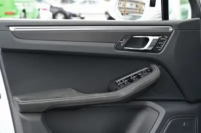 Porsche Macan GTS PDK — SUV sportif 440 ch, garantie Approved jusqu'en 2027 — Miniature 13