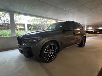 BMW X5 40i xDrive M-Sport 2023 — SUV Premium Hybride Léger, Seulement 51 000 km — vista esterna