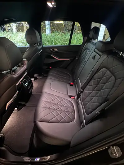 BMW X5 40i xDrive M-Sport 2023 — SUV Premium Hybride Léger, Seulement 51 000 km — dettaglio