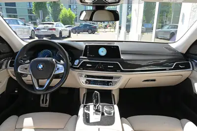 BMW 740d xDrive — Berline de prestige diesel, M-Paket, 320 ch — Miniature 10