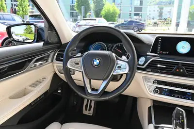 BMW 740d xDrive — Berline de prestige diesel, M-Paket, 320 ch — Miniature 11
