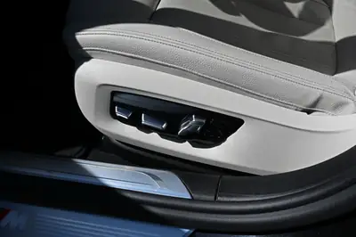 BMW 740d xDrive — Berline de prestige diesel, M-Paket, 320 ch — Miniature 19