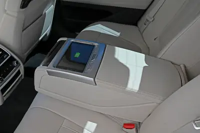 BMW 740d xDrive — Berline de prestige diesel, M-Paket, 320 ch — Miniature 26