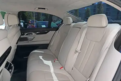 BMW 740d xDrive — Berline de prestige diesel, M-Paket, 320 ch — Miniature 25