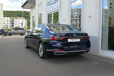 BMW 750i xDrive — Berline de prestige 530 ch, traction intégrale, faible kilométrage — Miniature 9