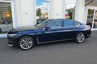 BMW 750i xDrive — Berline de prestige 530 ch, traction intégrale, faible kilométrage — Miniature 7