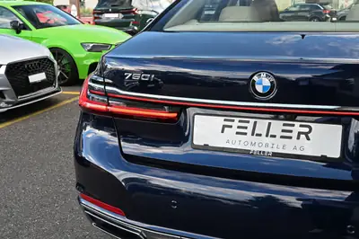 BMW 750i xDrive — Berline de prestige 530 ch, traction intégrale, faible kilométrage — Miniature 11