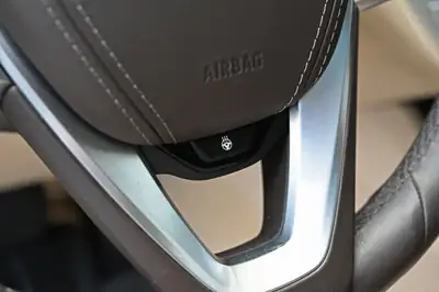 BMW 750i xDrive — Berline de prestige 530 ch, traction intégrale, faible kilométrage — Miniature 14