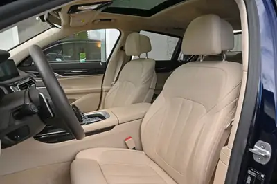 BMW 750i xDrive — Berline de prestige 530 ch, traction intégrale, faible kilométrage — Miniature 17