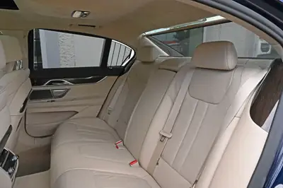 BMW 750i xDrive — Berline de prestige 530 ch, traction intégrale, faible kilométrage — Miniature 20