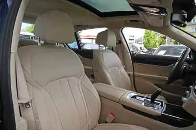 BMW 750i xDrive — Berline de prestige 530 ch, traction intégrale, faible kilométrage — Miniature 26