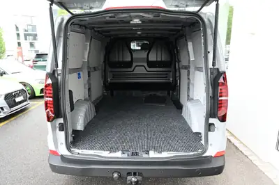 VW Transporter 4Motion — Utilitaire premium diesel avec transmission automatique et traction intégrale — Miniature 9