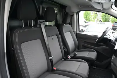 VW Transporter 4Motion — Utilitaire premium diesel avec transmission automatique et traction intégrale — Miniature 11