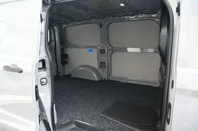 VW Transporter 4Motion — Utilitaire premium diesel avec transmission automatique et traction intégrale — Miniature 18