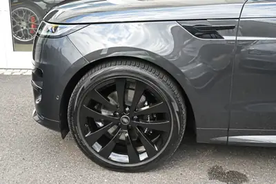 Range Rover Sport D300 MHEV 2023 — SUV premium hybride diesel, 29'000 km, Black Package — tableau de bord