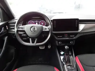 Skoda Kamiq 1.5 TSI Monte Carlo — SUV compact dynamique, toit panoramique et caméra — Miniature 9