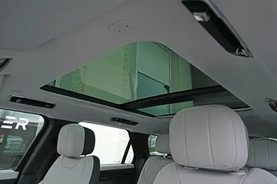 Range Rover Sport D300 MHEV — Luxe hybride diesel, 49 500 km seulement — Miniature 21